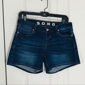 S.O.N.G Shorts Size 7